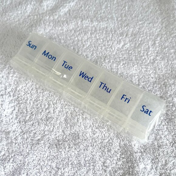 Lug Choo Choo XL Pill Organizer - NWOT - Picture 10 of 10